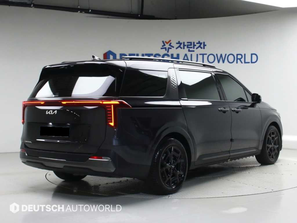 Kia Carnival — photo 02
