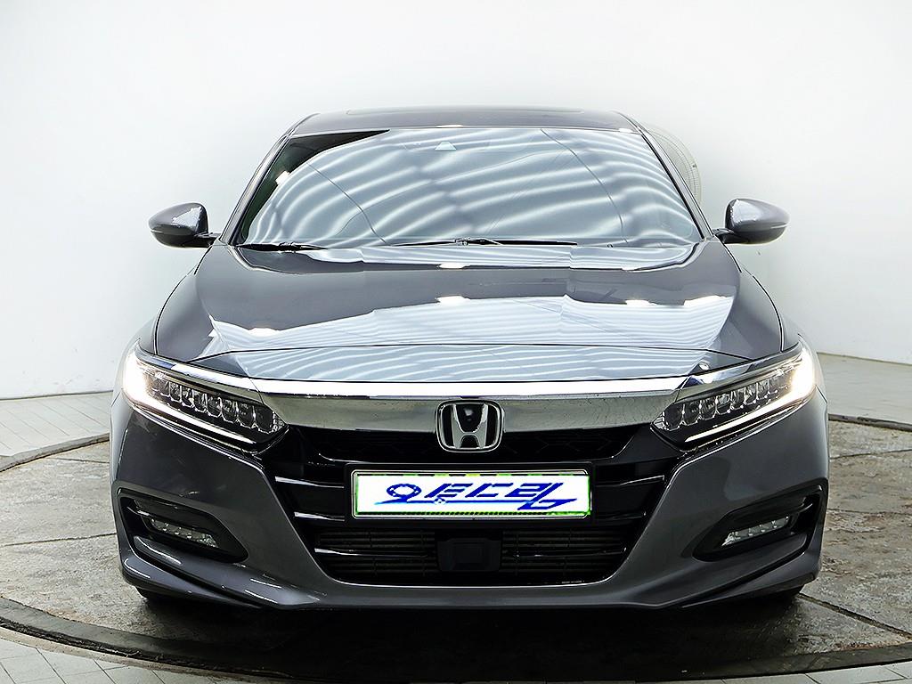 Honda Accord — photo 01