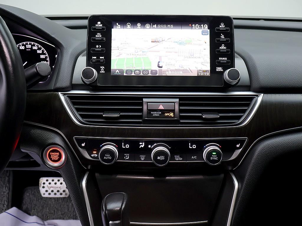 Honda Accord — photo 09