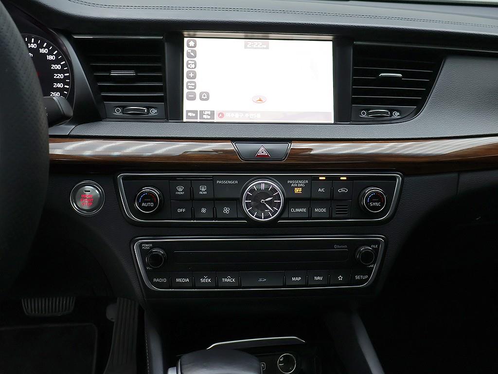 Kia K7 — photo 09