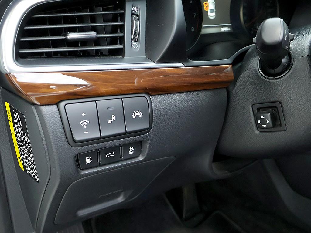 Kia K7 — photo 14