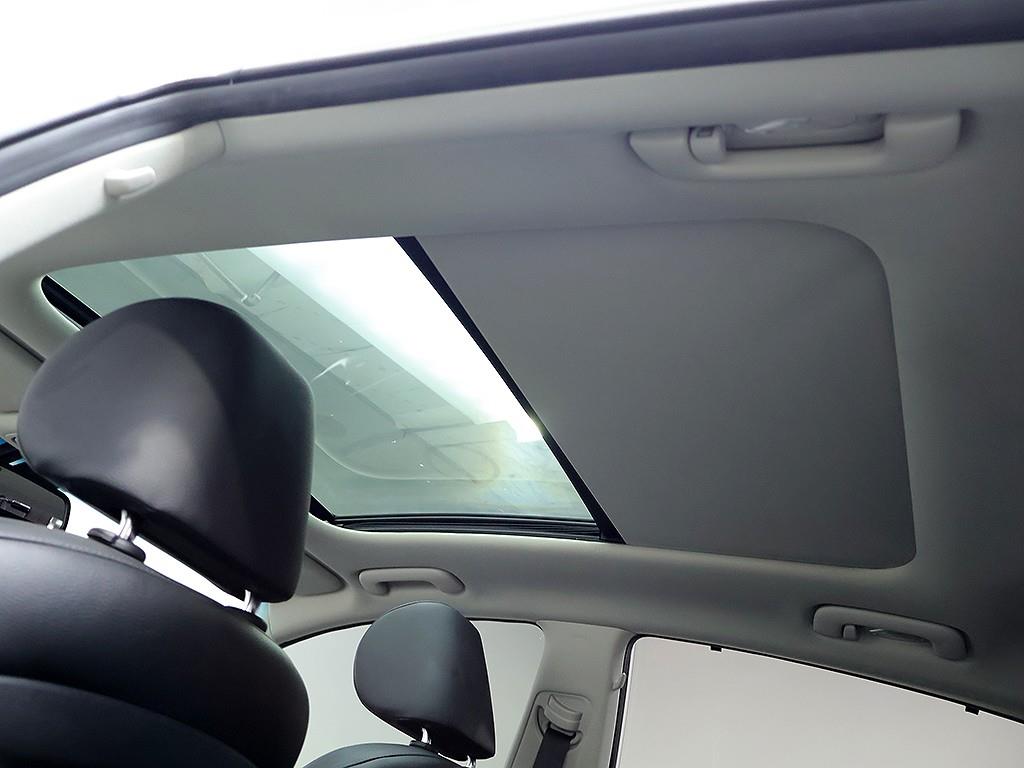 Kia K7 — photo 16