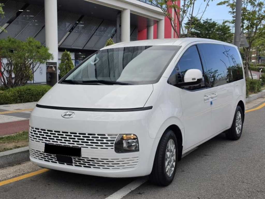 Hyundai Staria — photo 02