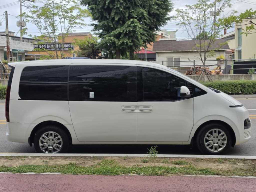 Hyundai Staria — photo 04