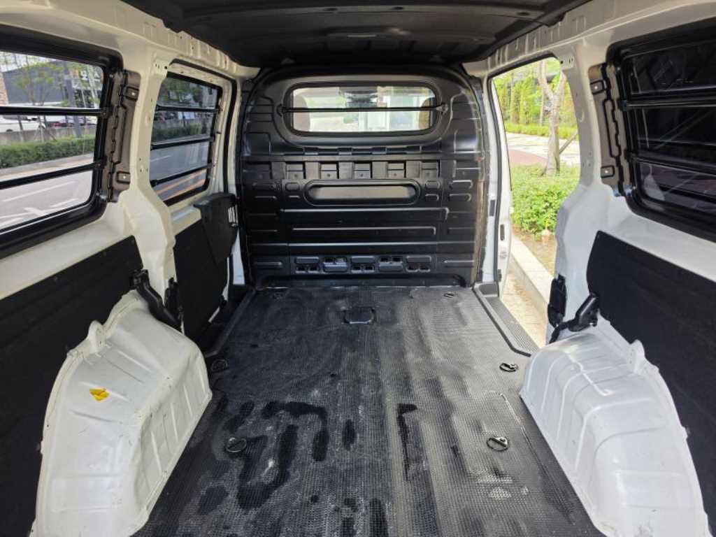 Hyundai Staria — photo 12