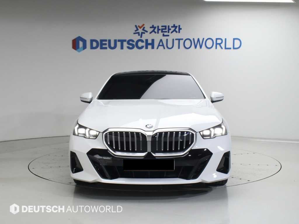 BMW 5-Series — photo 03