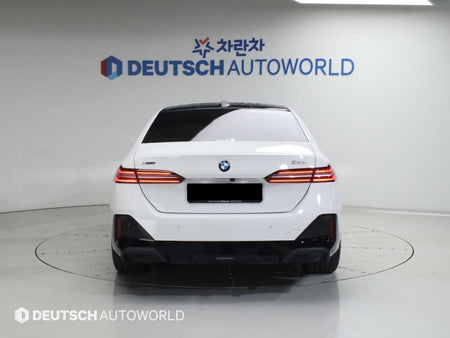 BMW 5-Series — photo 04