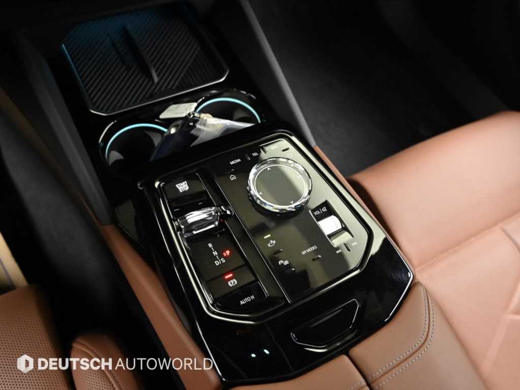 BMW 5-Series — photo 09