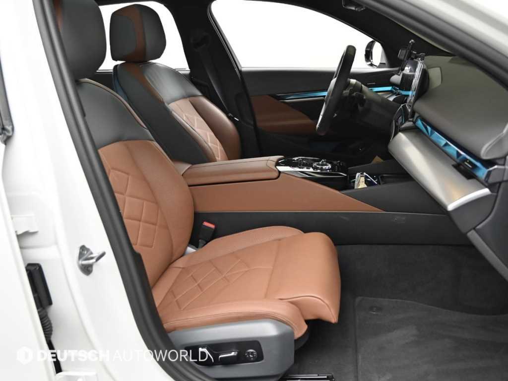 BMW 5-Series — photo 10