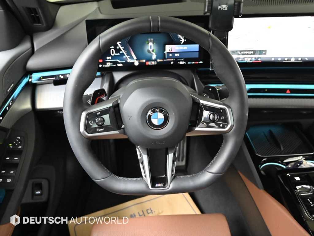 BMW 5-Series — photo 13