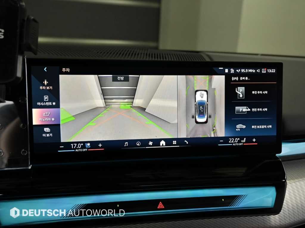 BMW 5-Series — photo 15