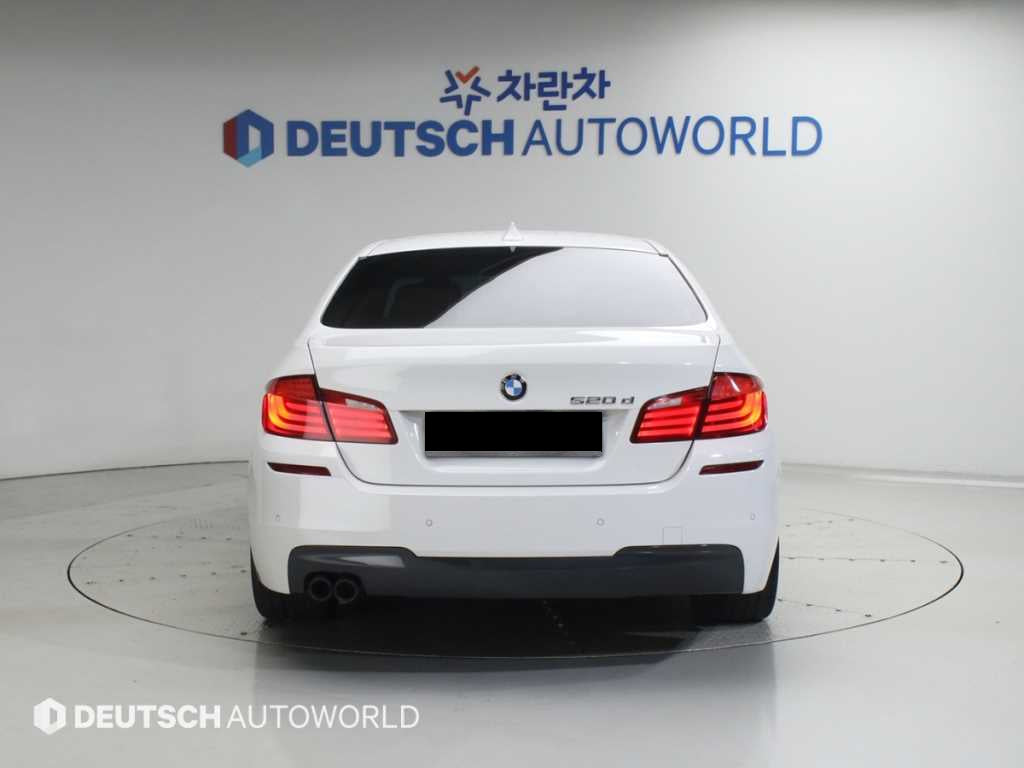 BMW 5-Series — photo 04
