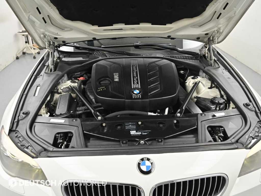 BMW 5-Series — photo 06