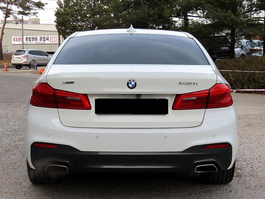 BMW 5-Series — photo 04