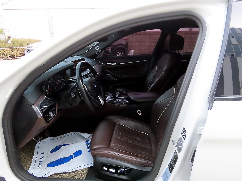 BMW 5-Series — photo 05