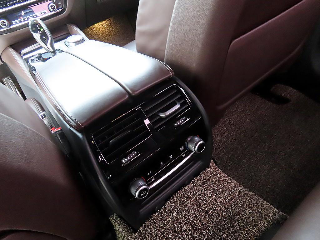 BMW 5-Series — photo 16