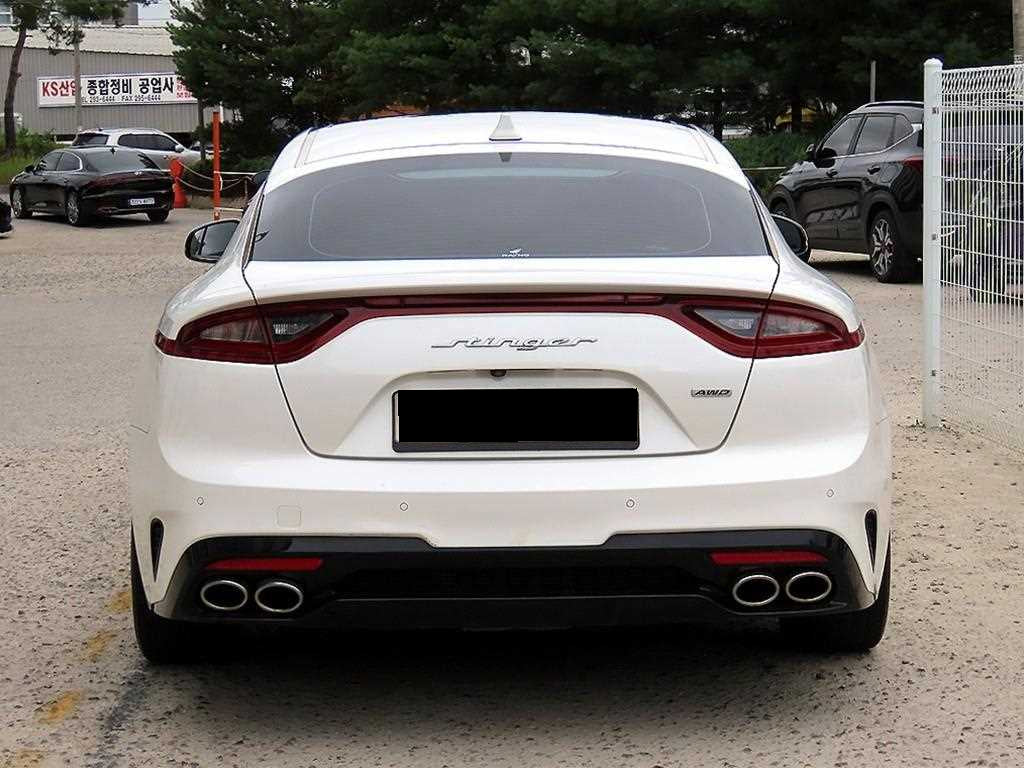 Kia Stinger — photo 04