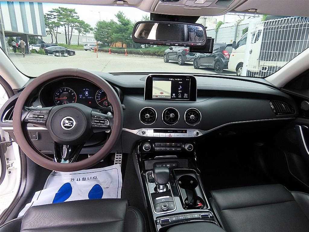 Kia Stinger — photo 07