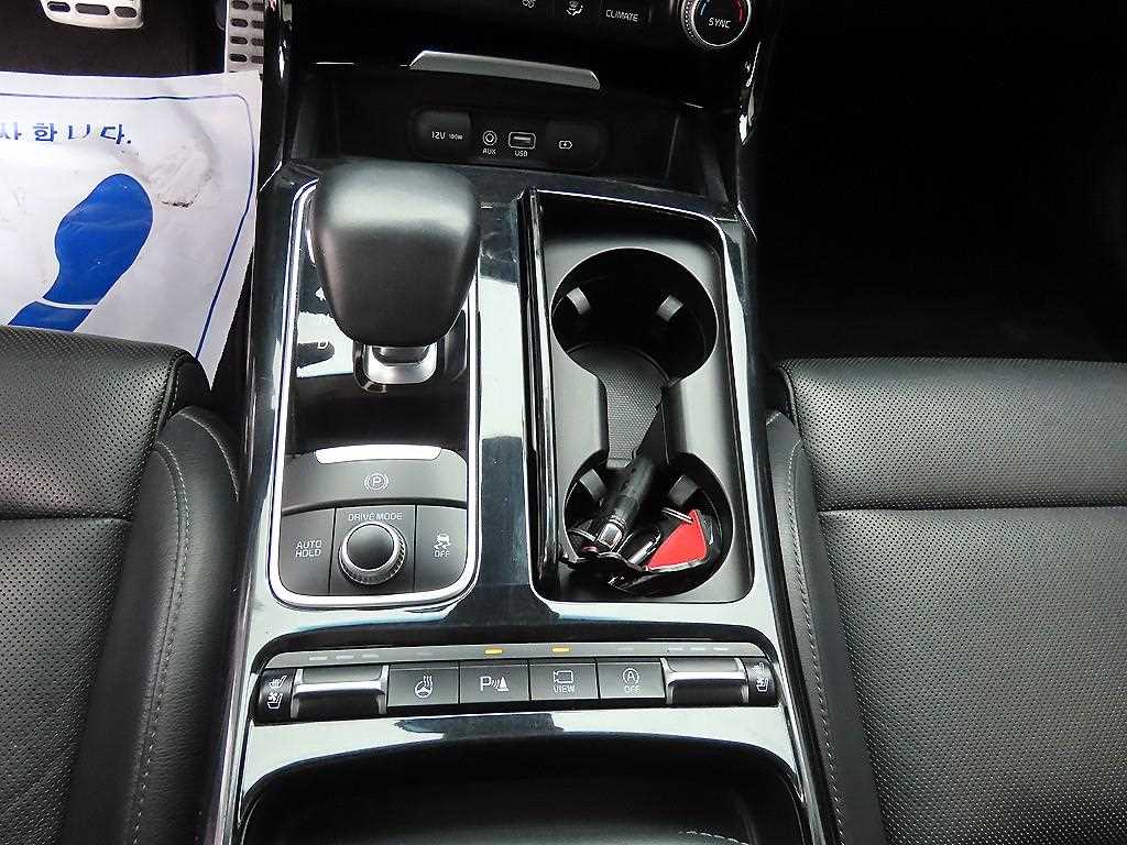 Kia Stinger — photo 11