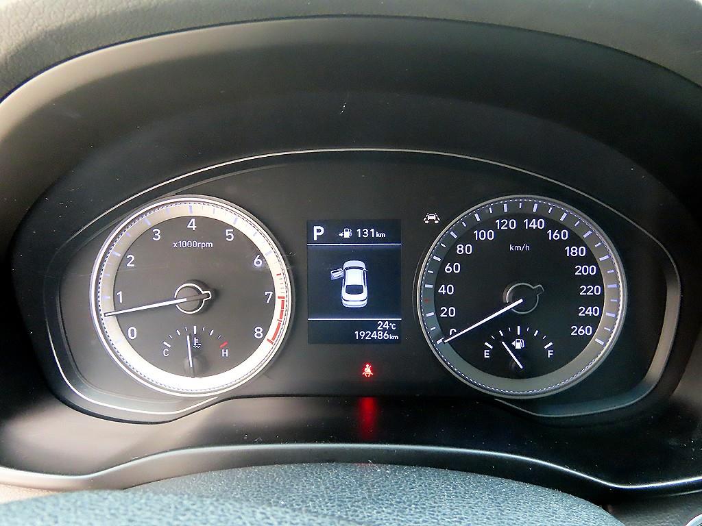 Hyundai Grandeur — photo 09