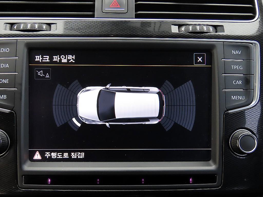 Volkswagen Golf — photo 14