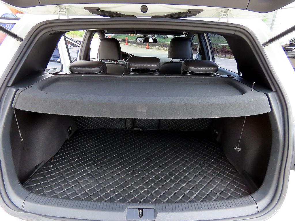 Volkswagen Golf — photo 18