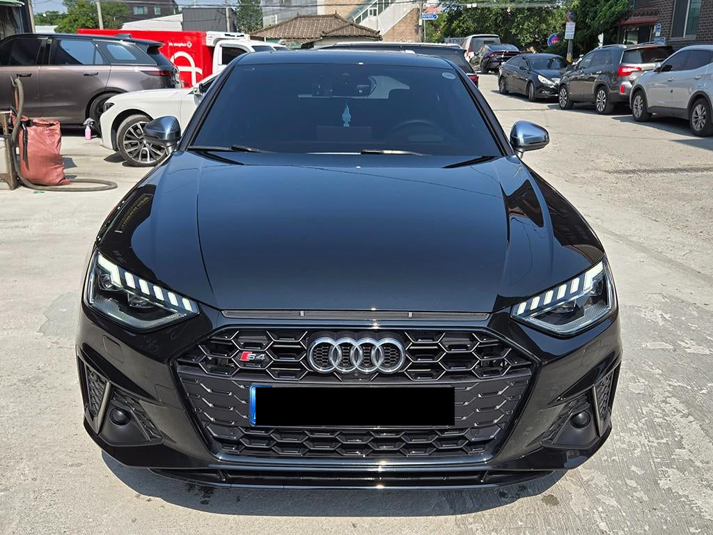 Audi S4 — photo 01