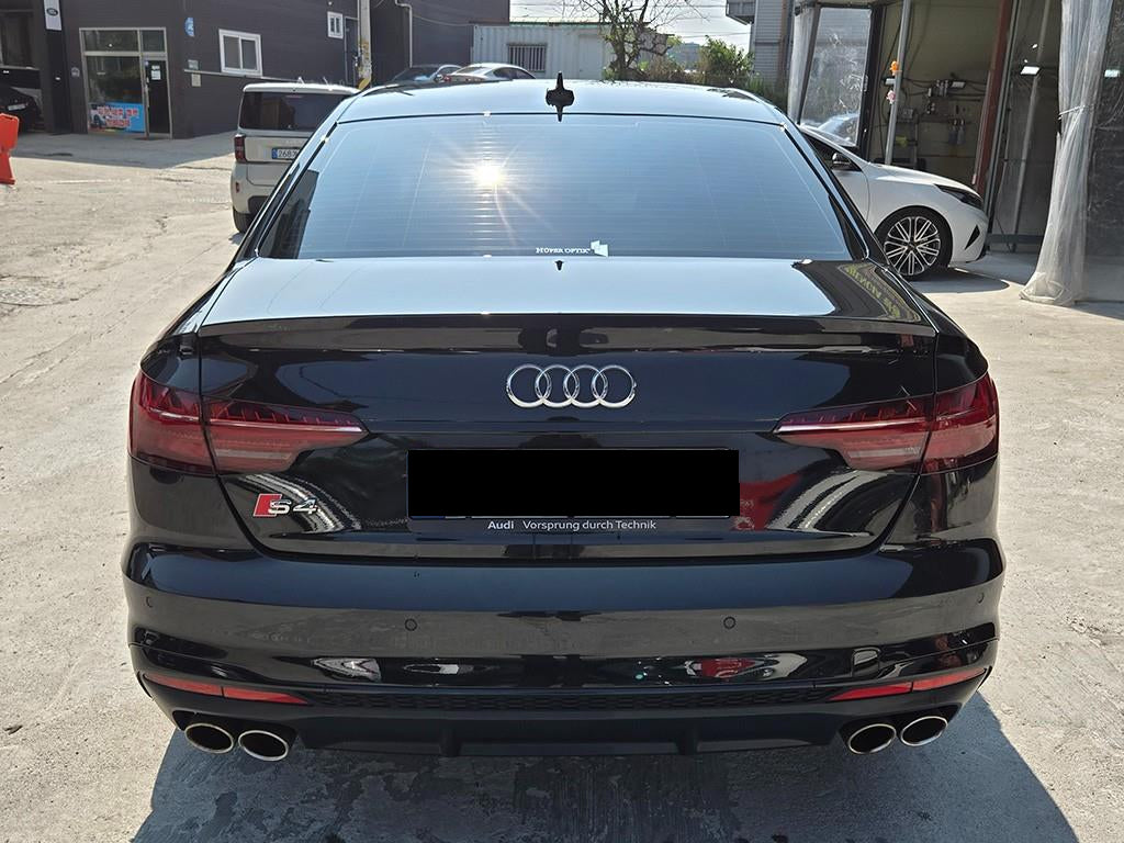 Audi S4 — photo 04