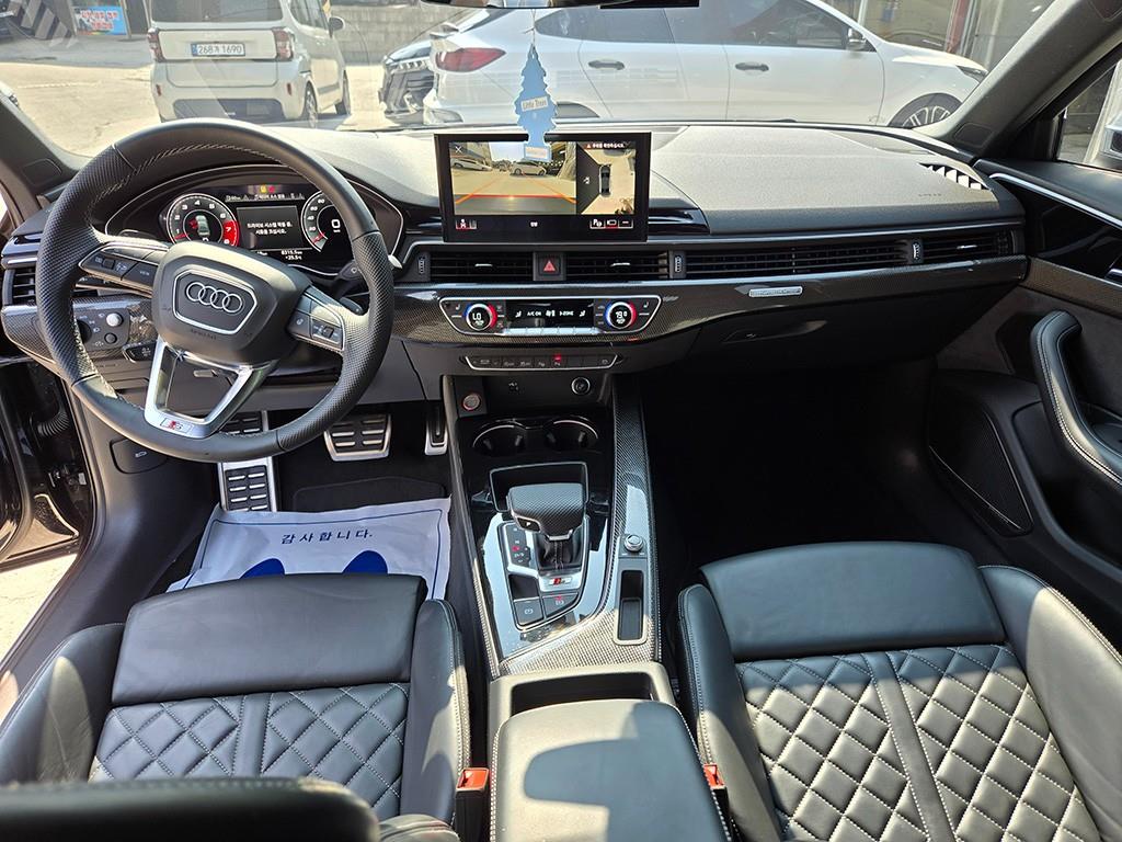 Audi S4 — photo 09