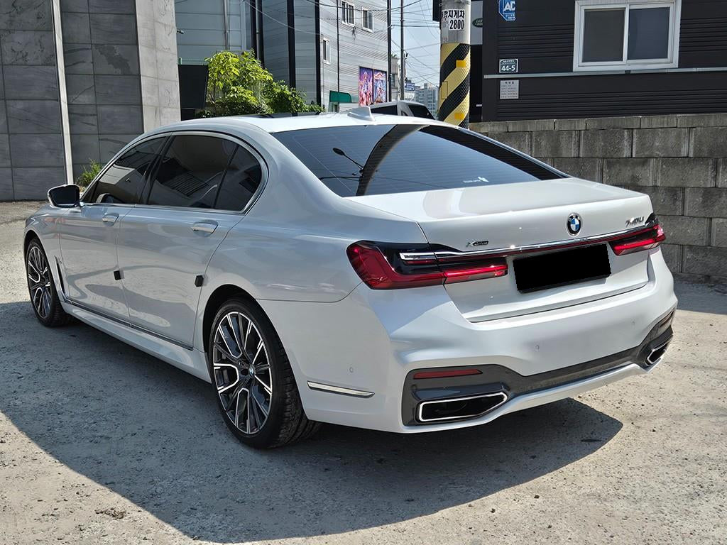 BMW 7-Series — photo 03