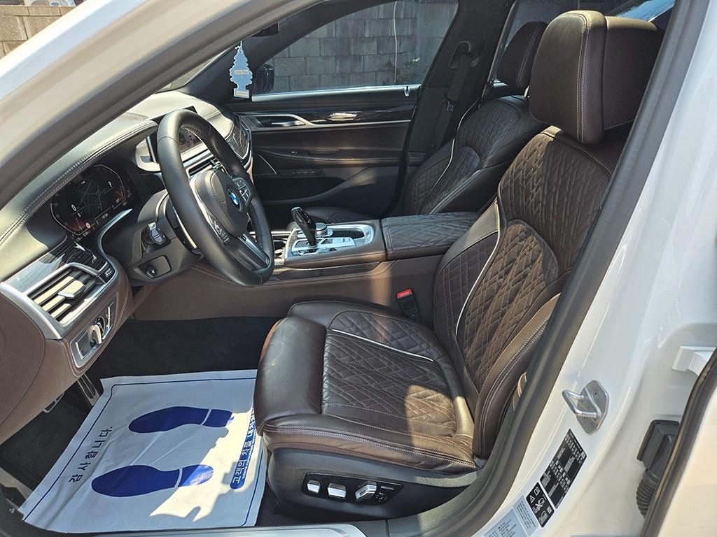 BMW 7-Series — photo 05