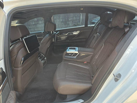 BMW 7-Series — photo 06