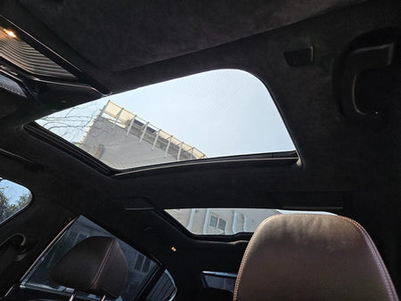 BMW 7-Series — photo 16