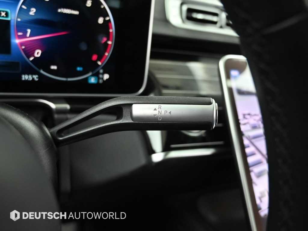 Mercedes-Benz S-Class — photo 09