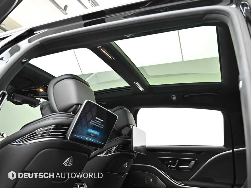 Mercedes-Benz S-Class — photo 18
