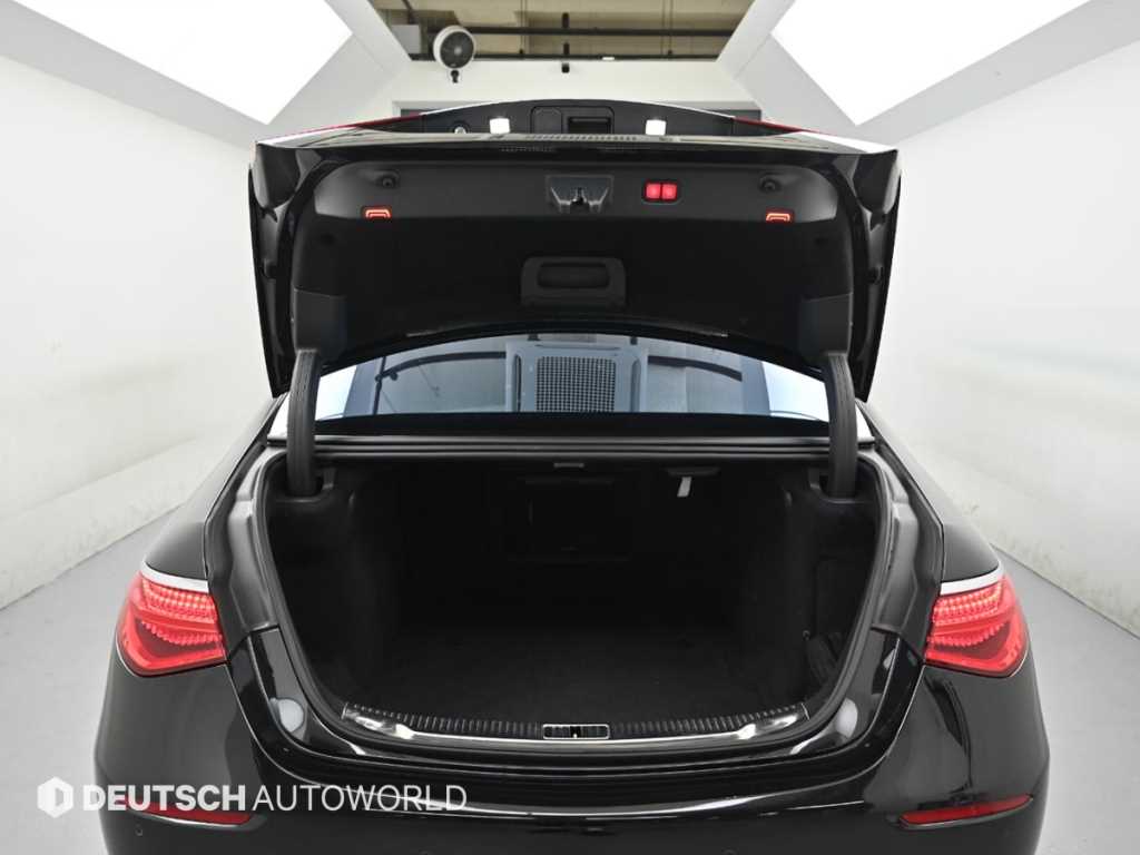 Mercedes-Benz S-Class — photo 19