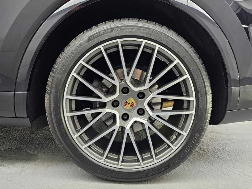 Porsche Cayenne — photo 05