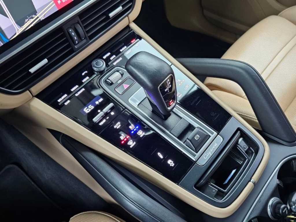 Porsche Cayenne — photo 09