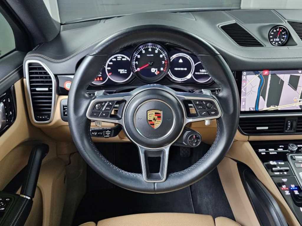 Porsche Cayenne — photo 13