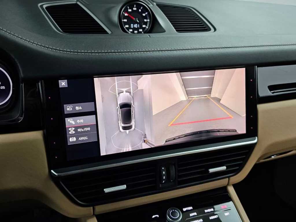 Porsche Cayenne — photo 15