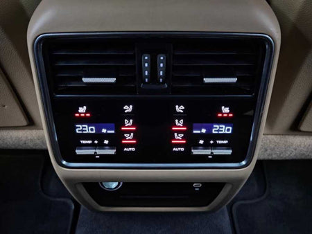 Porsche Cayenne — photo 16