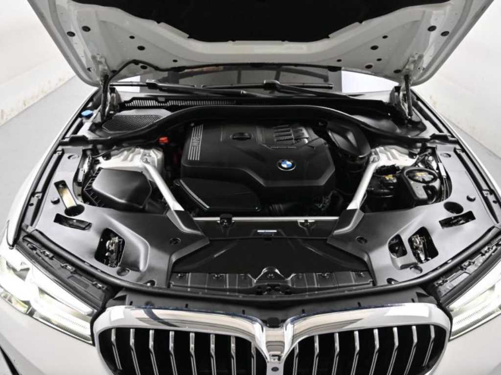 BMW 5-Series — photo 06
