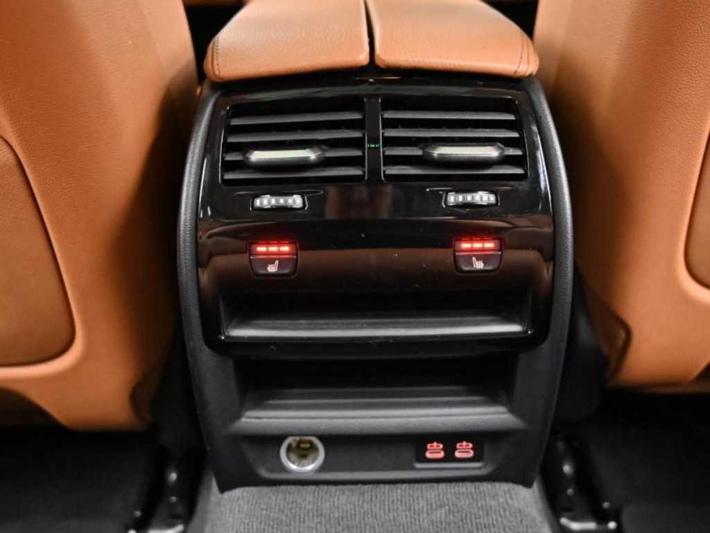 BMW 5-Series — photo 16