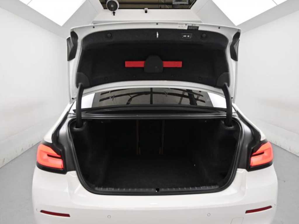 BMW 5-Series — photo 19