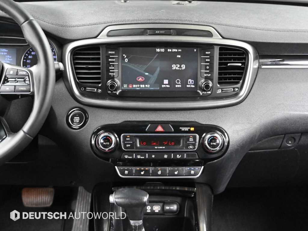 Kia Sorento — photo 11