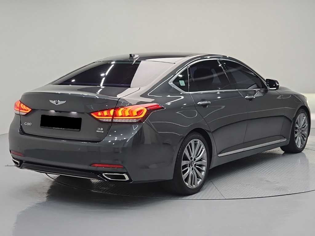 Genesis G80 — photo 04