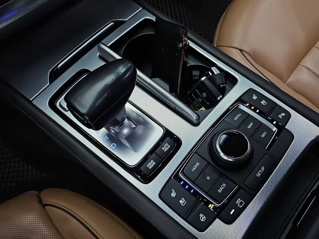 Genesis G80 — photo 08