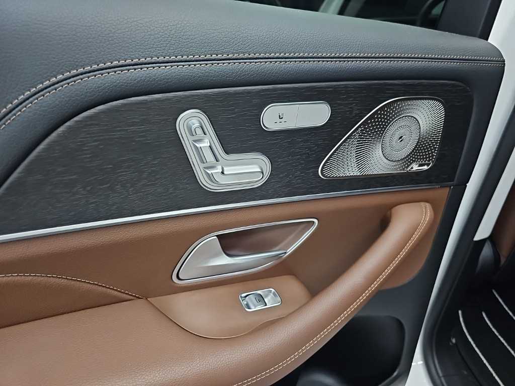 Mercedes-Benz GLE-Class — photo 13