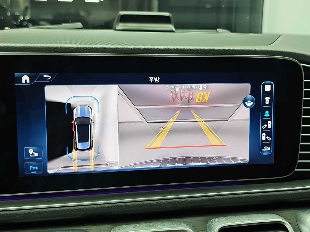 Mercedes-Benz GLE-Class — photo 16