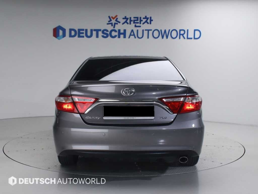 Toyota Camry — photo 04